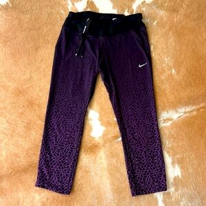 Nike cropped leggings size small black and fucia stretch